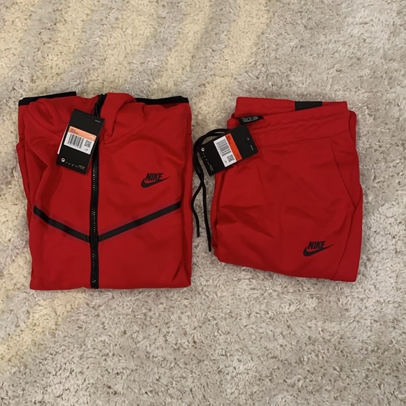 Nike Tech Fleece Tracksuit Red Jacket & Sweatpants Men’s Size Large - Picture 1 of 5